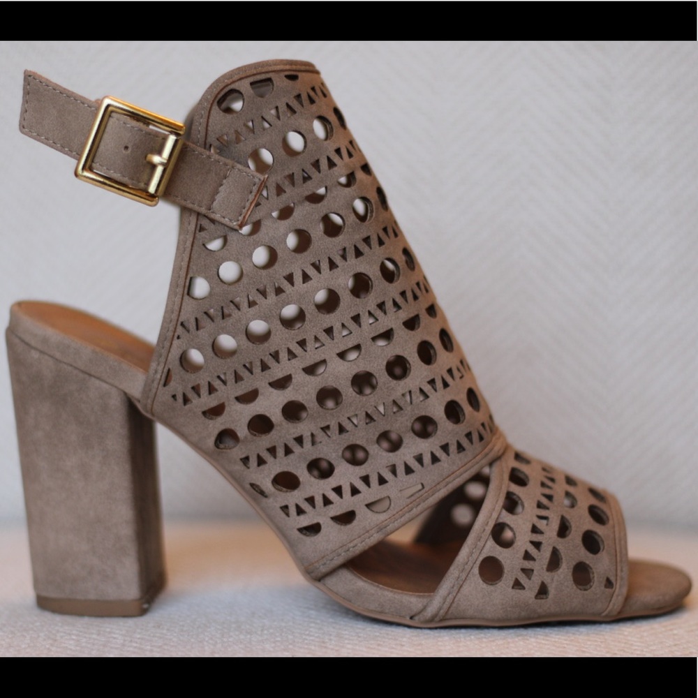 Qupid perforated sandal